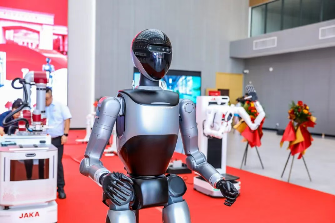 筑夢(mèng)科技積極參與中僑節(jié)卡機(jī)器人產(chǎn)教融合項(xiàng)目！